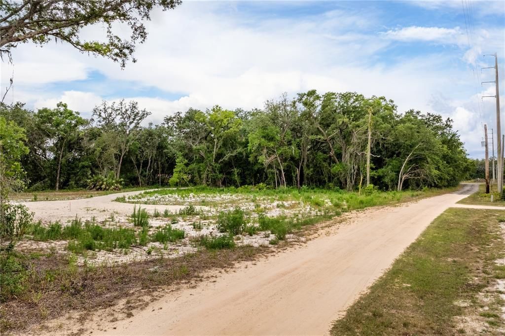 На продажу: $250,000 (3.43 acres)