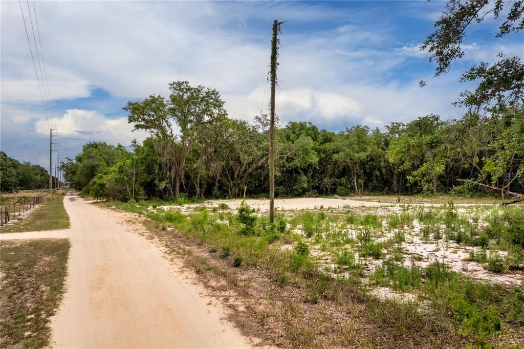 На продажу: $250,000 (3.43 acres)