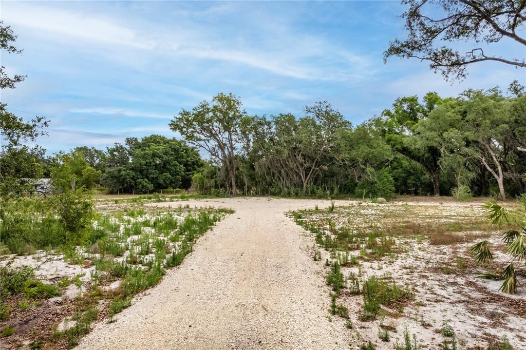На продажу: $250,000 (3.43 acres)