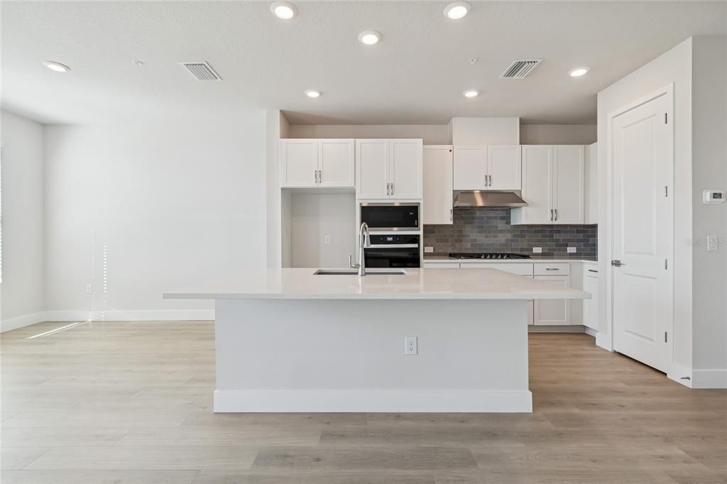 En Venta: $559,990 (3 camas, 2 baños, 1751 Pies cuadrados)
