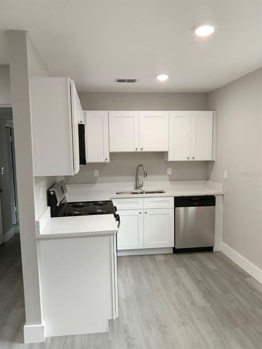 Active With Contract: $199,900 (4 beds, 1 baths, 1020 Square Feet)