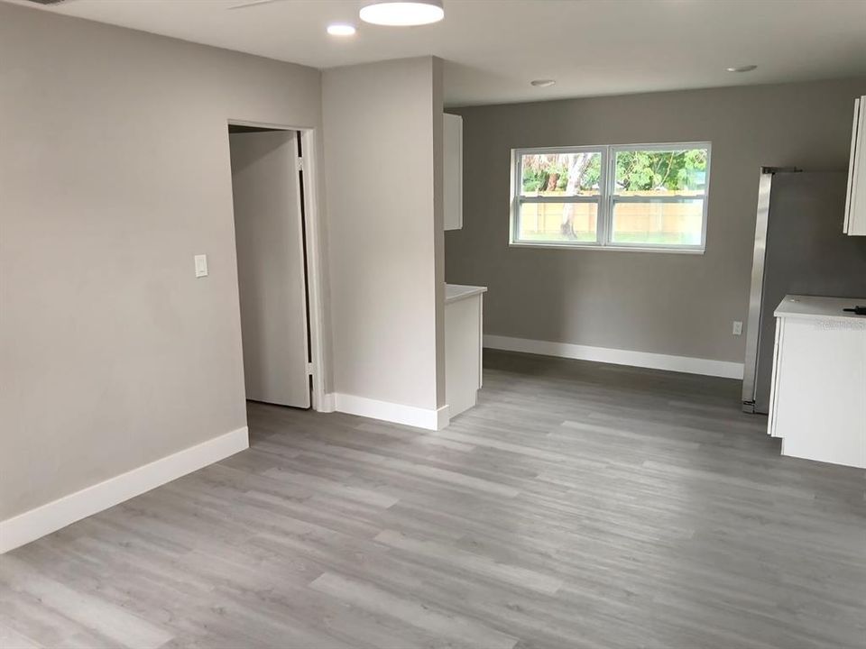 Active With Contract: $199,900 (4 beds, 1 baths, 1020 Square Feet)