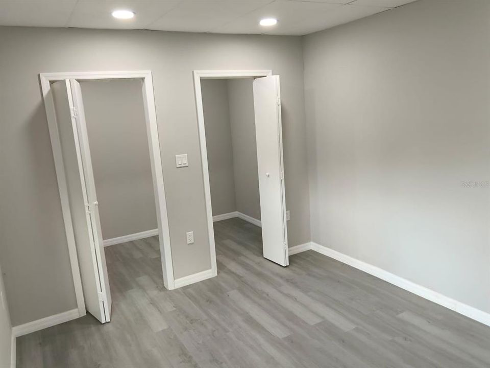 Active With Contract: $199,900 (4 beds, 1 baths, 1020 Square Feet)