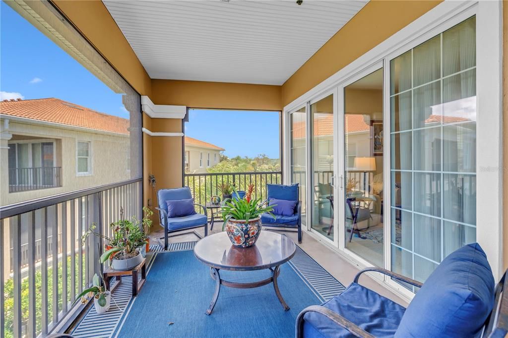 En Venta: $895,000 (3 camas, 2 baños, 2437 Pies cuadrados)