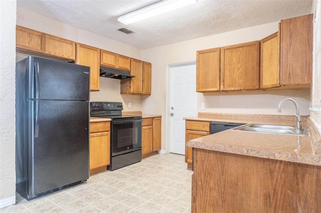 Activo con contrato: $325,000 (3 camas, 2 baños, 1258 Pies cuadrados)