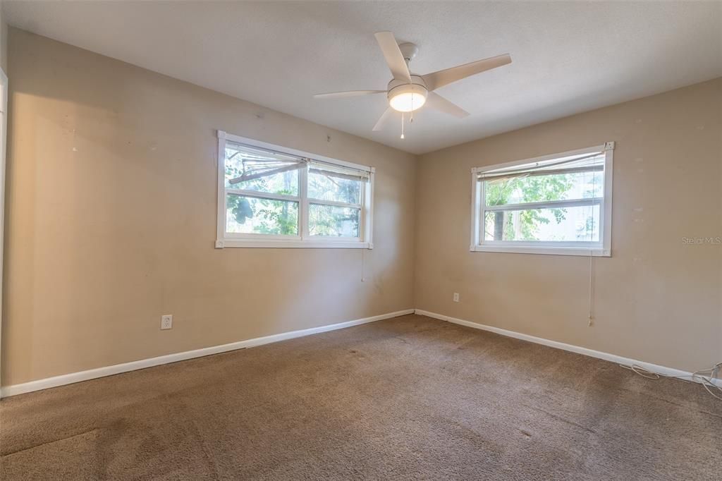Activo con contrato: $325,000 (3 camas, 2 baños, 1258 Pies cuadrados)