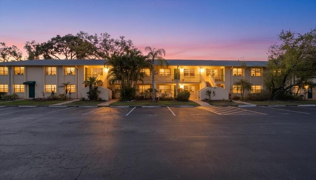 For Rent: $1,495 (2 beds, 1 baths, 837 Square Feet)