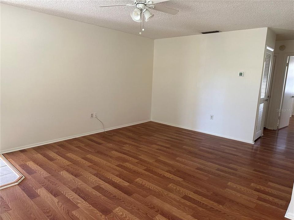 For Rent: $1,495 (2 beds, 1 baths, 837 Square Feet)