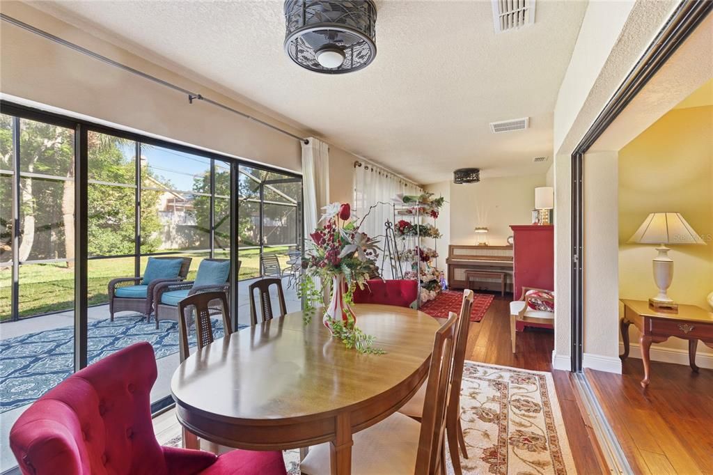 En Venta: $458,000 (2 camas, 2 baños, 1660 Pies cuadrados)