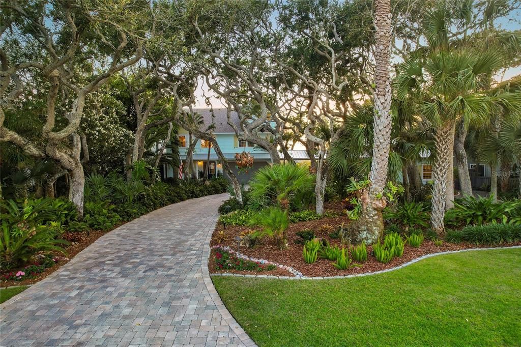 For Sale: $1,599,000 (3 beds, 3 baths, 2920 Square Feet)