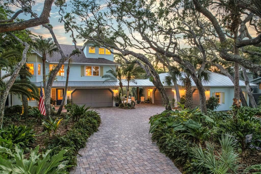 For Sale: $1,599,000 (3 beds, 3 baths, 2920 Square Feet)