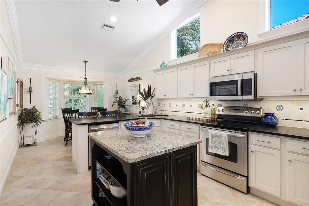 For Sale: $1,599,000 (3 beds, 3 baths, 2920 Square Feet)