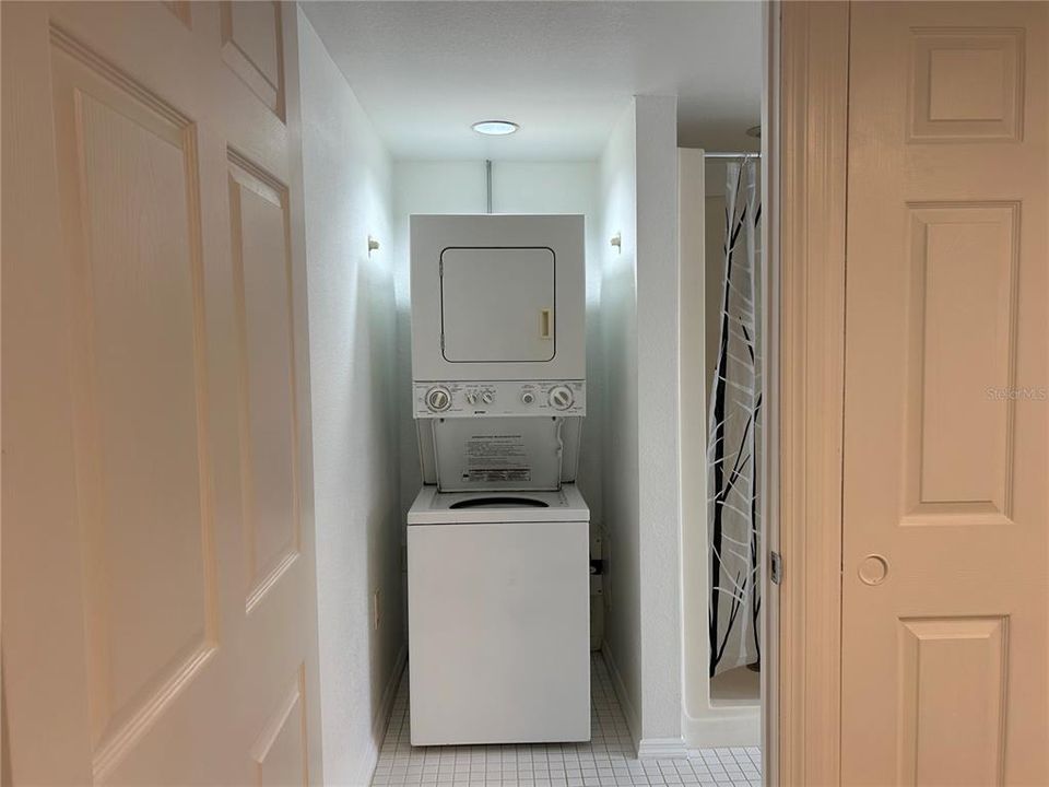 Active With Contract: $950 (1 beds, 1 baths, 500 Square Feet)