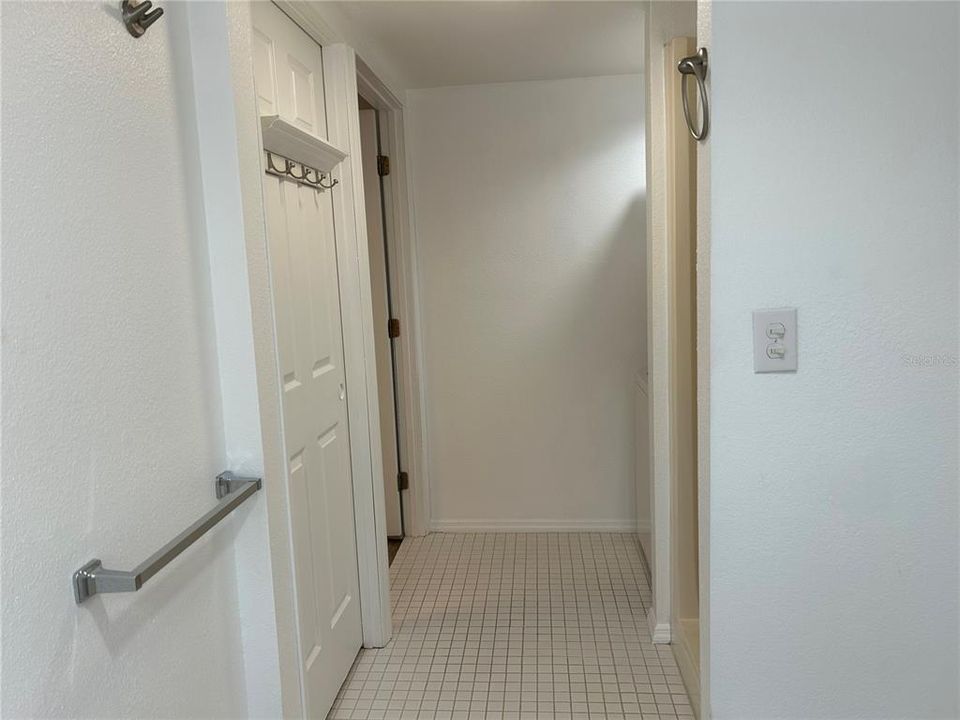 Active With Contract: $950 (1 beds, 1 baths, 500 Square Feet)