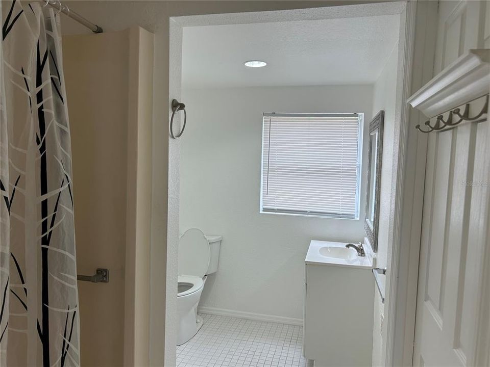 Active With Contract: $950 (1 beds, 1 baths, 500 Square Feet)