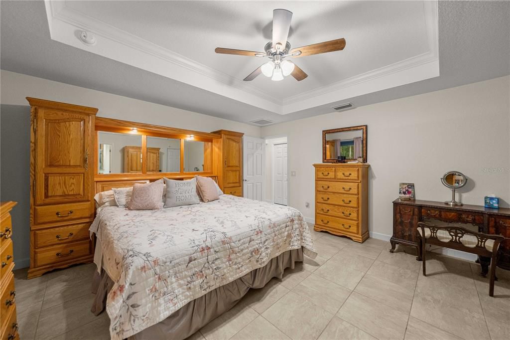 For Sale: $549,900 (4 beds, 2 baths, 2255 Square Feet)