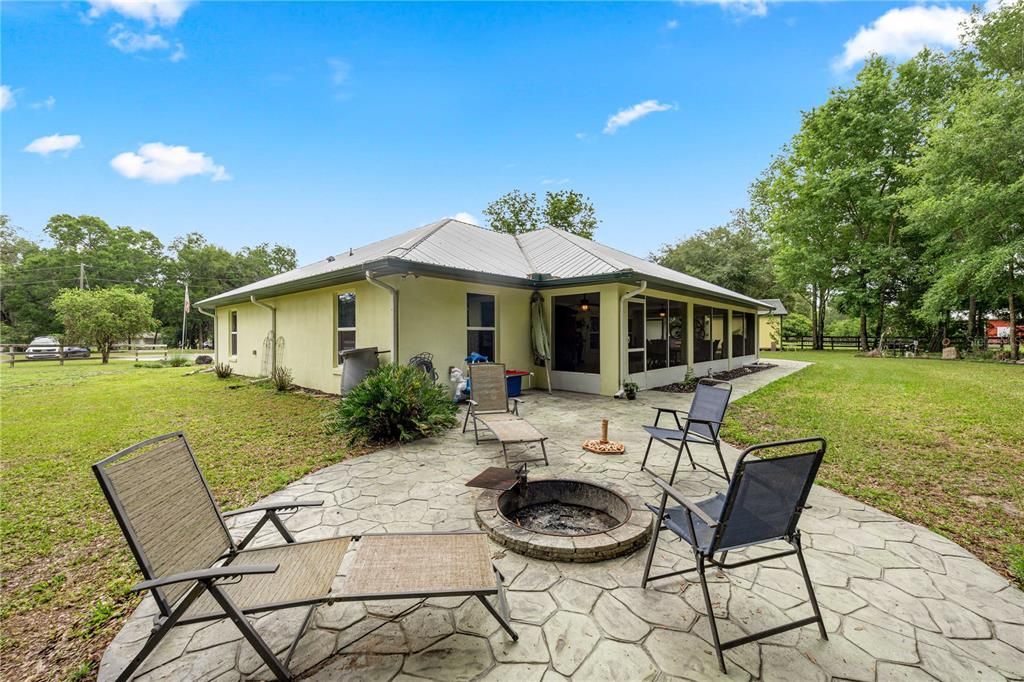 For Sale: $549,900 (4 beds, 2 baths, 2255 Square Feet)