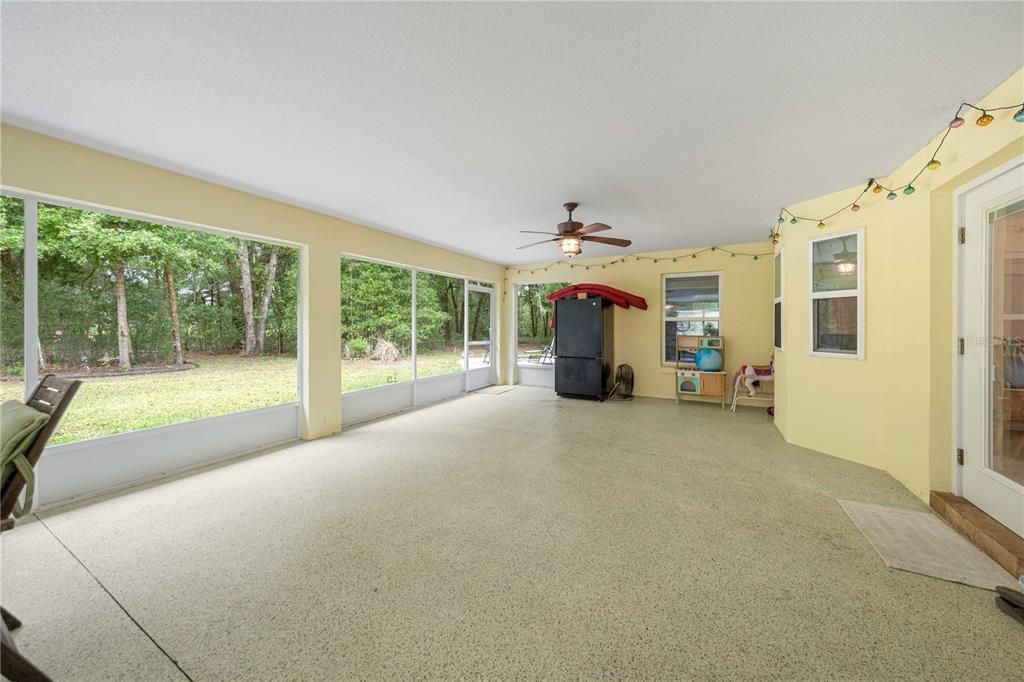 For Sale: $549,900 (4 beds, 2 baths, 2255 Square Feet)