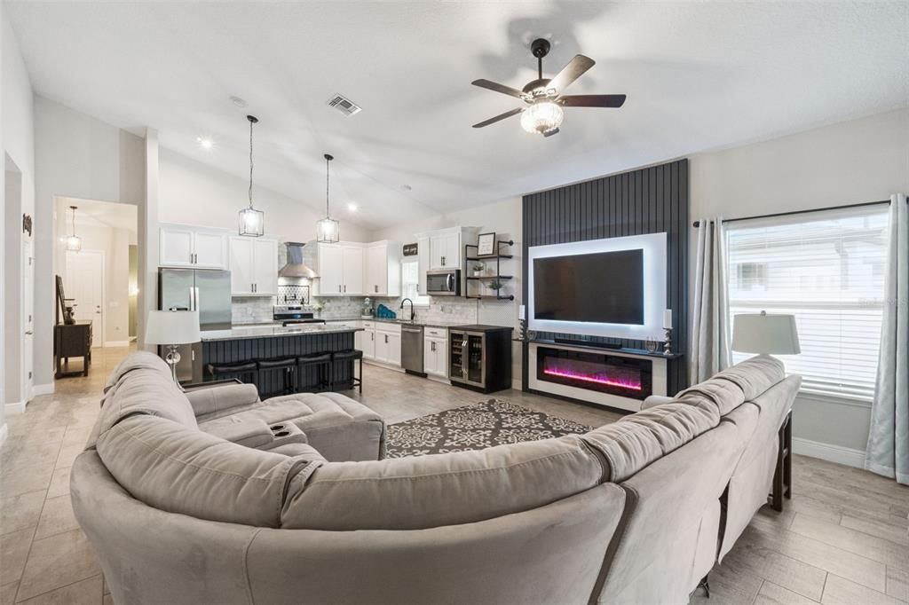 For Sale: $424,000 (4 beds, 2 baths, 2064 Square Feet)