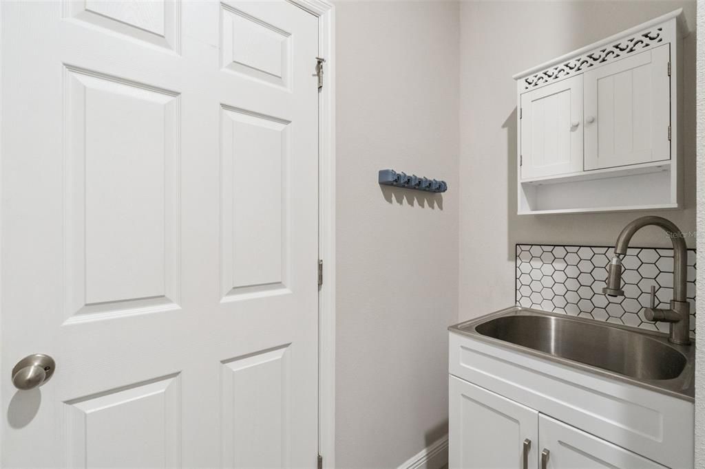 For Sale: $424,000 (4 beds, 2 baths, 2064 Square Feet)
