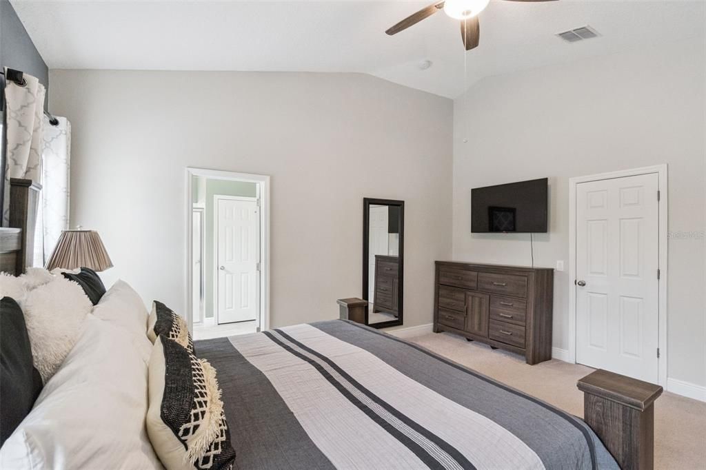 For Sale: $424,000 (4 beds, 2 baths, 2064 Square Feet)
