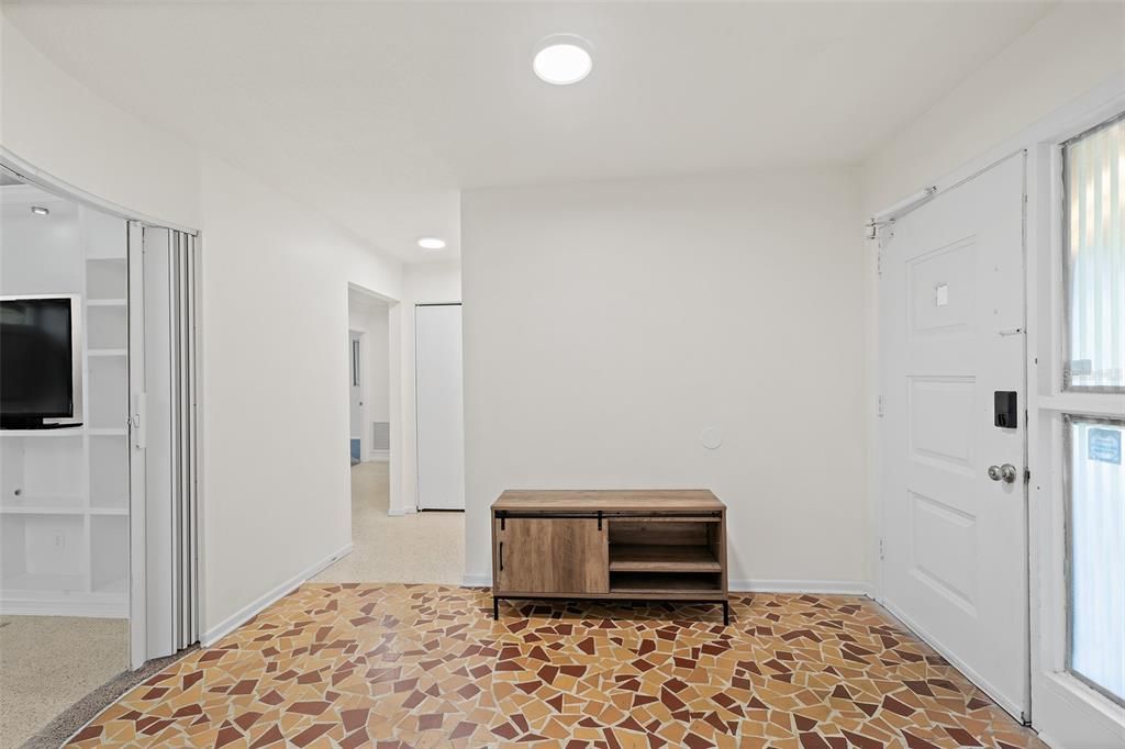 For Sale: $318,000 (3 beds, 2 baths, 1680 Square Feet)