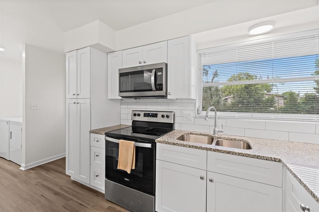For Sale: $318,000 (3 beds, 2 baths, 1680 Square Feet)