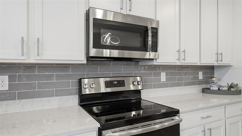 Active With Contract: $349,900 (3 beds, 2 baths, 1769 Square Feet)