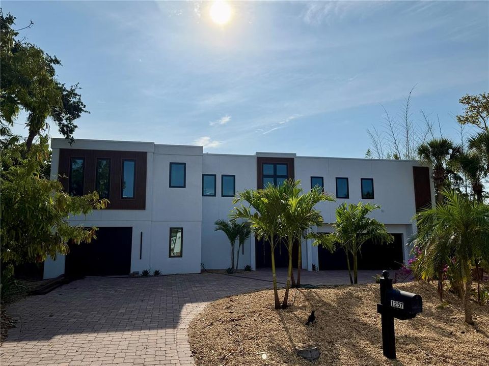 For Rent: $10,000 (4 beds, 3 baths, 3882 Square Feet)