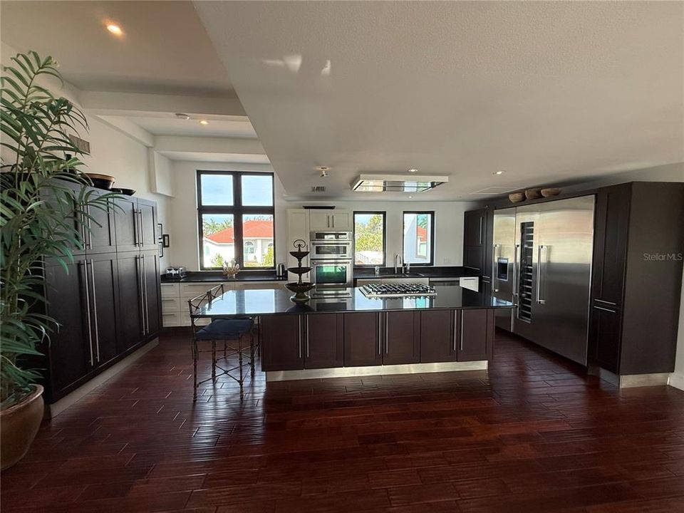 For Rent: $10,000 (4 beds, 3 baths, 3882 Square Feet)