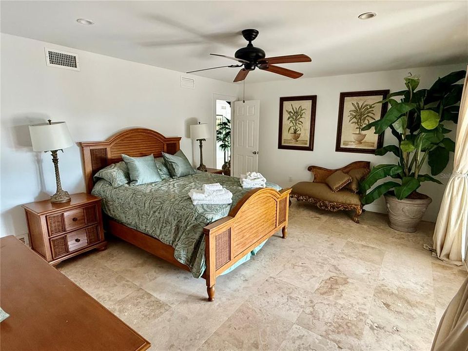 For Rent: $10,000 (4 beds, 3 baths, 3882 Square Feet)