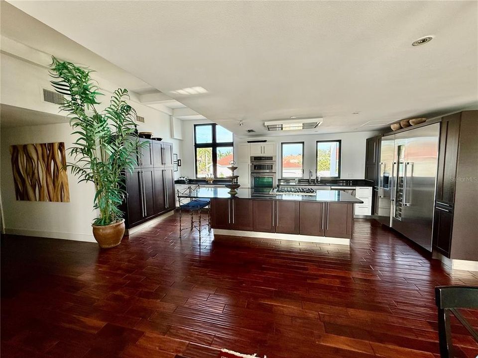 For Rent: $10,000 (4 beds, 3 baths, 3882 Square Feet)