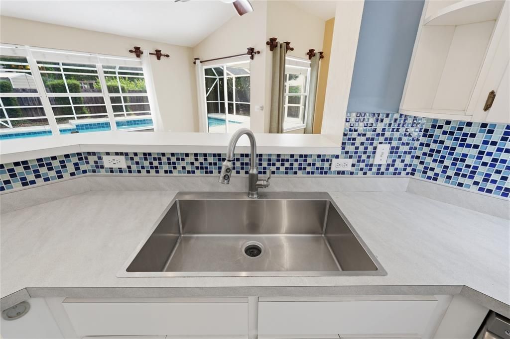 En Venta: $330,000 (3 camas, 2 baños, 1295 Pies cuadrados)