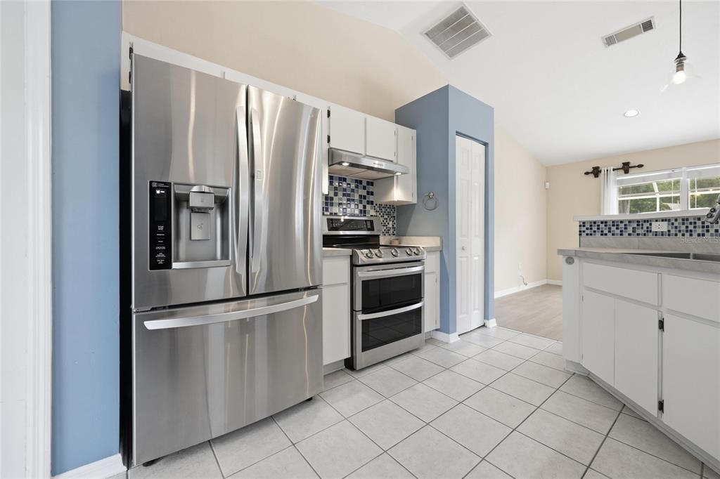 En Venta: $330,000 (3 camas, 2 baños, 1295 Pies cuadrados)