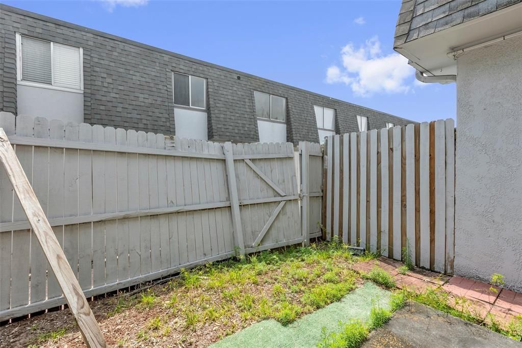 Activo con contrato: $110,000 (2 camas, 1 baños, 1240 Pies cuadrados)