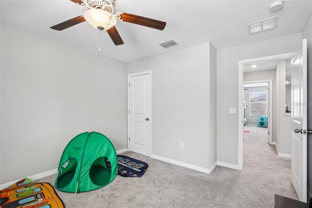 For Sale: $425,000 (6 beds, 3 baths, 3349 Square Feet)