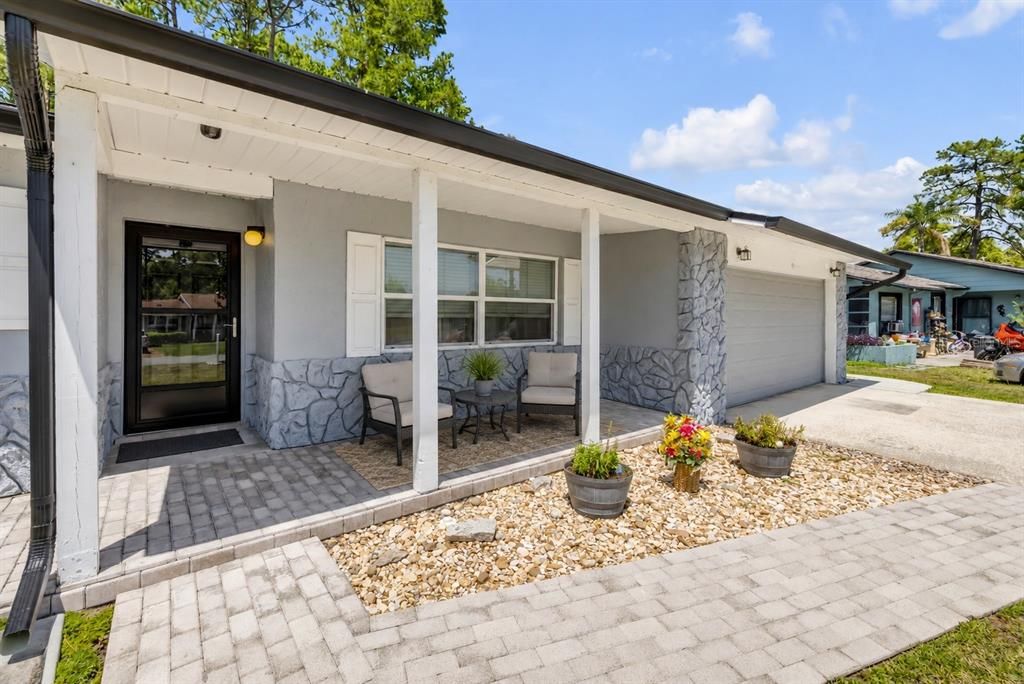 Activo con contrato: $320,000 (3 camas, 2 baños, 1276 Pies cuadrados)