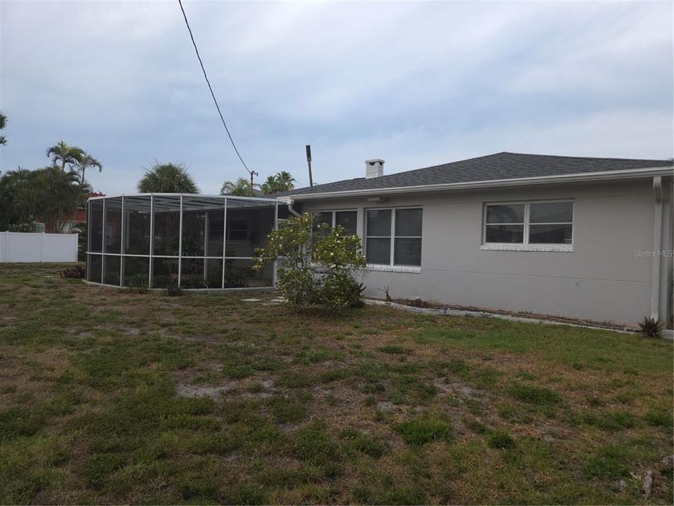 For Rent: $3,200 (3 beds, 2 baths, 1429 Square Feet)