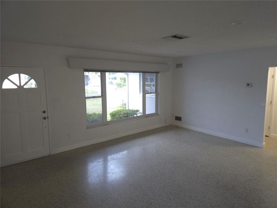 For Rent: $3,200 (3 beds, 2 baths, 1429 Square Feet)