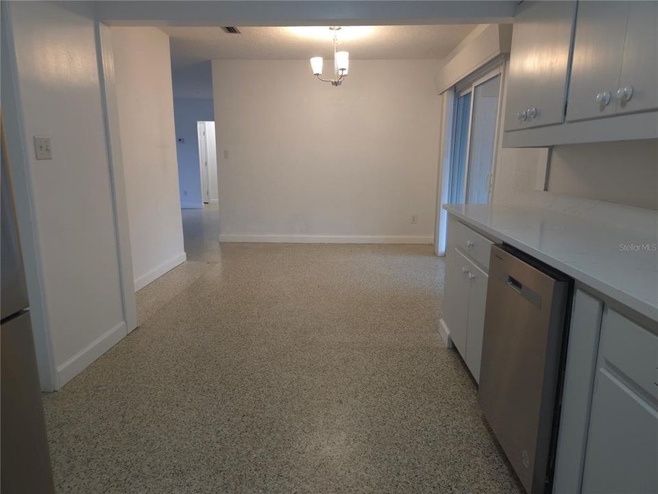 For Rent: $3,200 (3 beds, 2 baths, 1429 Square Feet)