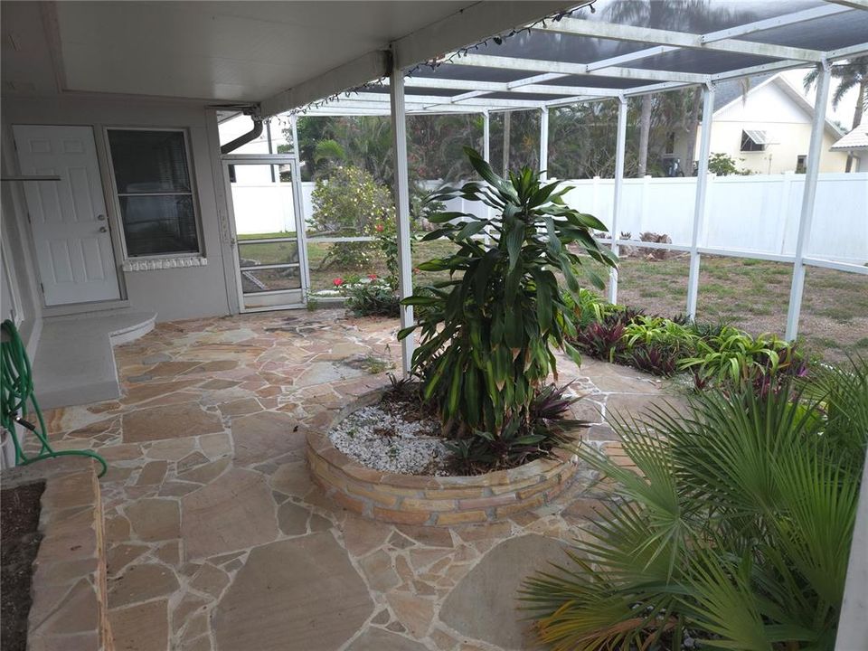 For Rent: $3,200 (3 beds, 2 baths, 1429 Square Feet)
