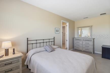 En Venta: $349,900 (2 camas, 2 baños, 1983 Pies cuadrados)