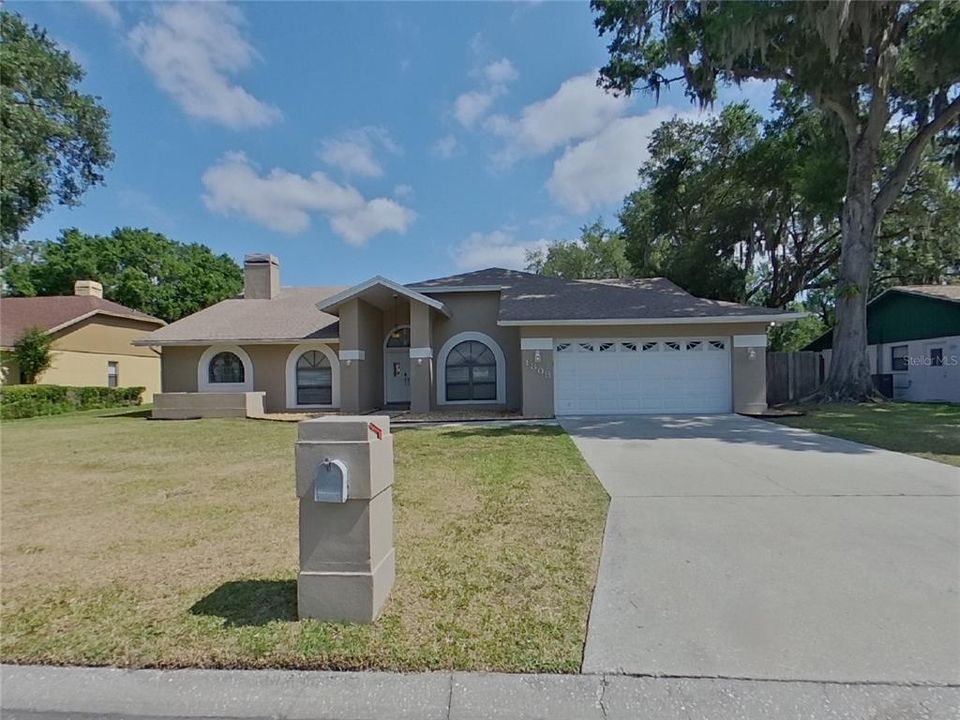 For Rent: $2,729 (3 beds, 2 baths, 2400 Square Feet)