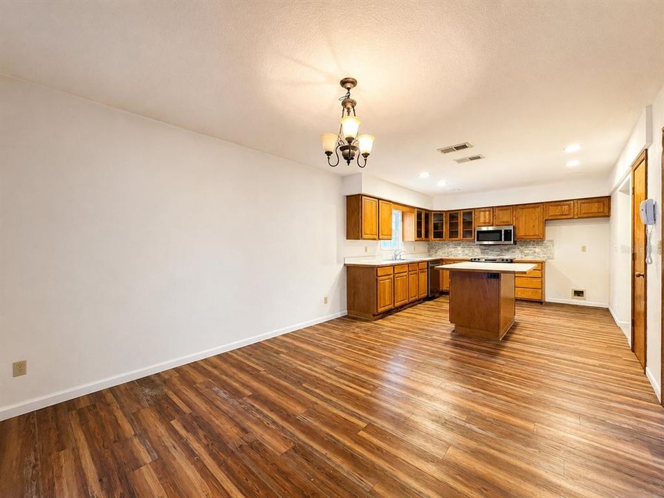 For Sale: $529,000 (4 beds, 4 baths, 2972 Square Feet)