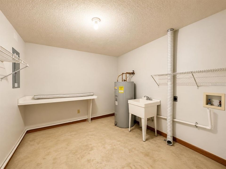 For Sale: $529,000 (4 beds, 4 baths, 2972 Square Feet)