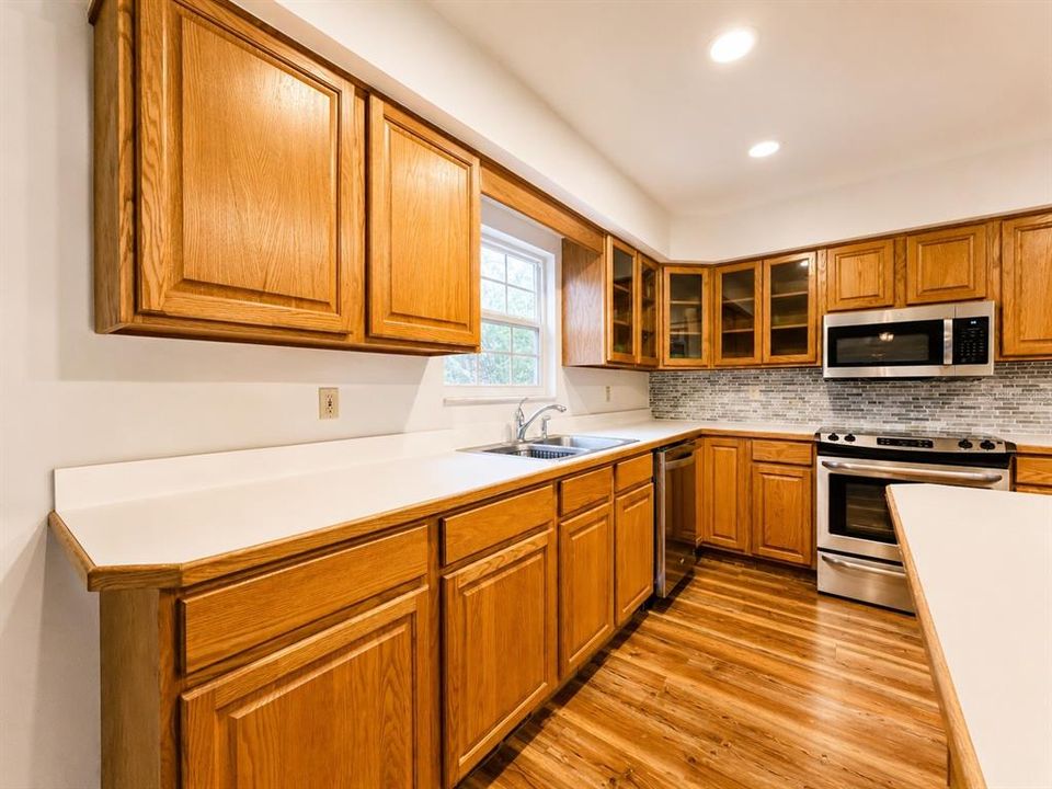 For Sale: $529,000 (4 beds, 4 baths, 2972 Square Feet)