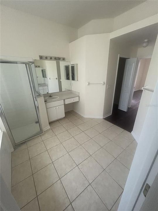 En Renta: $2,500 (4 camas, 2 baños, 2185 Pies cuadrados)