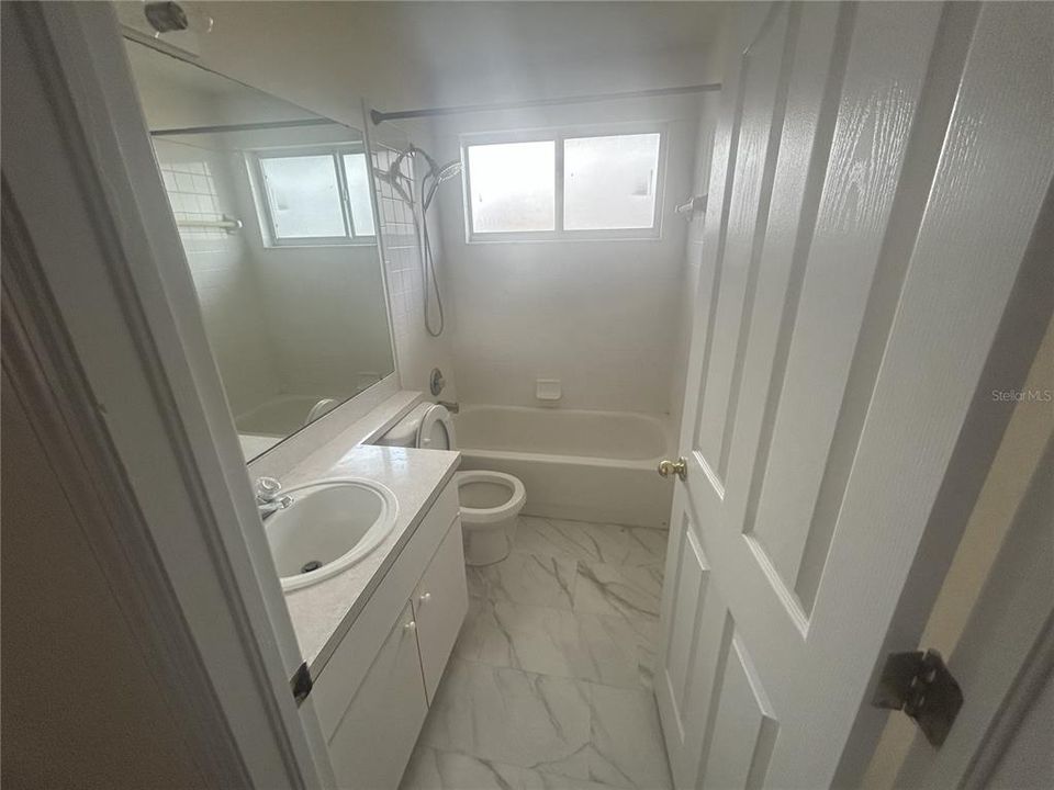 En Renta: $2,500 (4 camas, 2 baños, 2185 Pies cuadrados)