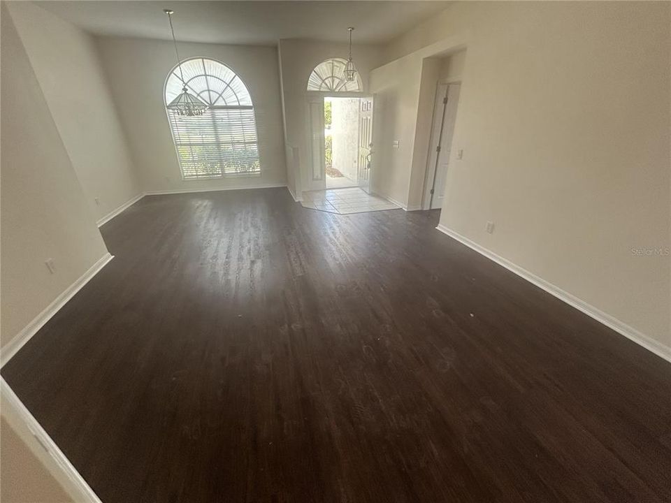 En Renta: $2,500 (4 camas, 2 baños, 2185 Pies cuadrados)
