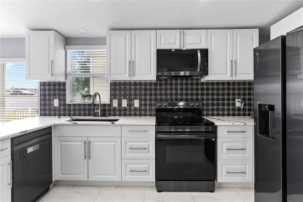 En Venta: $250,000 (2 camas, 2 baños, 1300 Pies cuadrados)